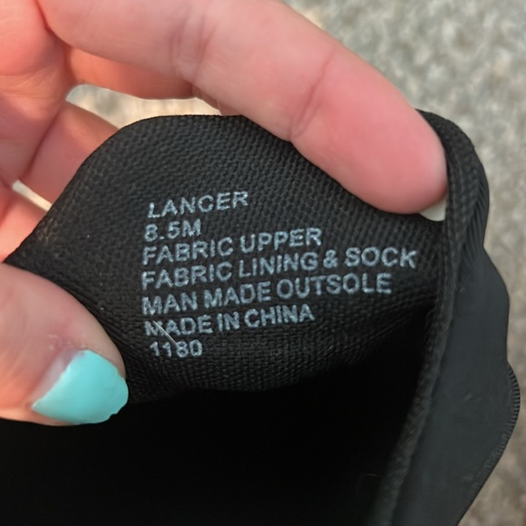 Steve Madden black sneakers black and white with laces - Picture 2 of 5